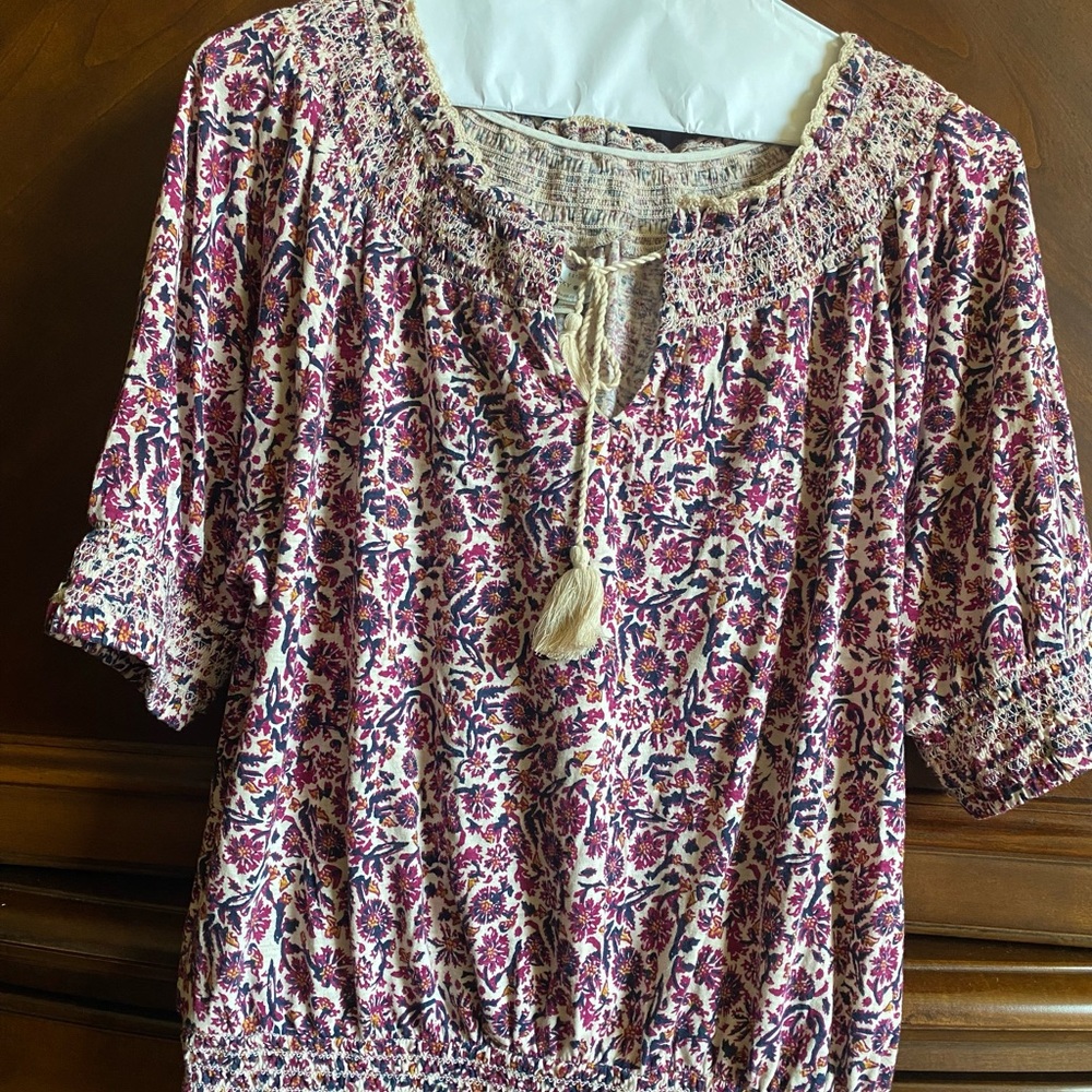 Lucky Brand Purple, Navy and Ivory Boho Floral Peasant top, sz M